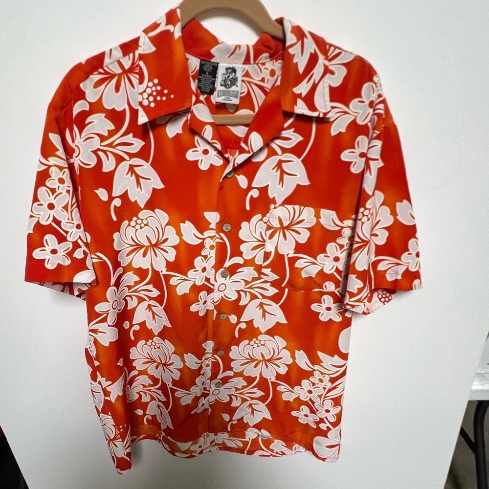 KENNINGTON LTD HAWAIIAN ORANGE AND WHITE PRINT SHIRT. SIZE L.